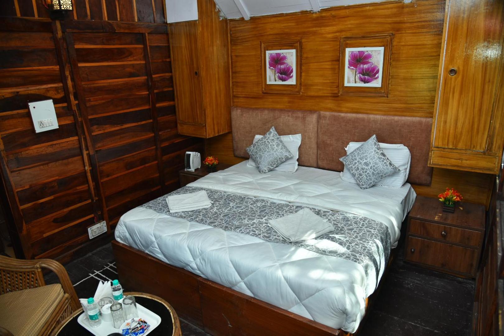 Kumaon Roop Resort Near Kainchi Dham ナイニタール エクステリア 写真