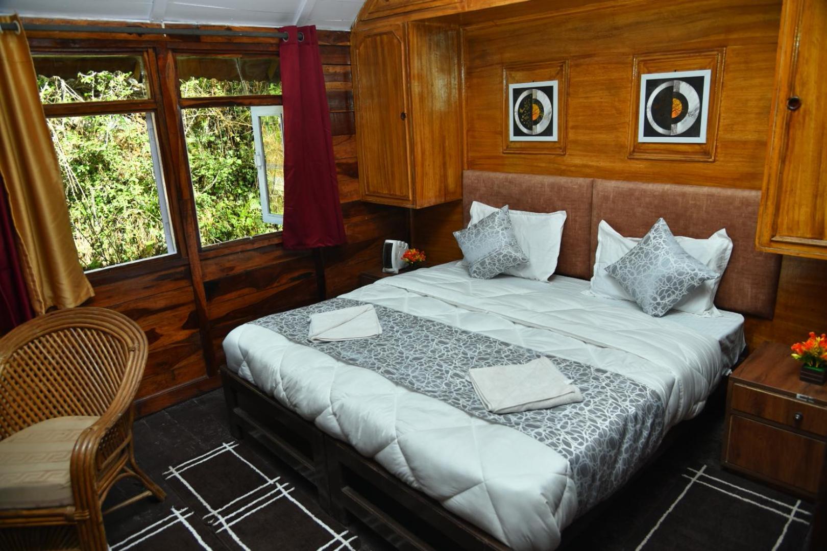 Kumaon Roop Resort Near Kainchi Dham ナイニタール エクステリア 写真