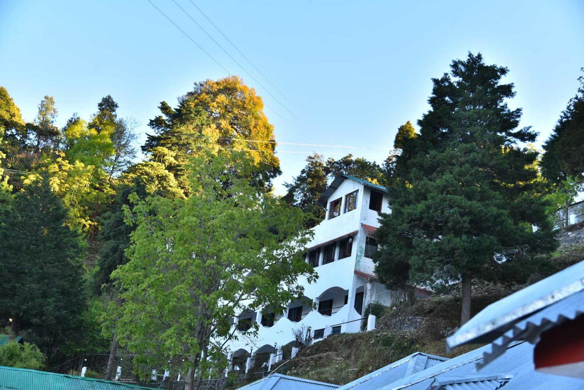 Kumaon Roop Resort Near Kainchi Dham ナイニタール エクステリア 写真