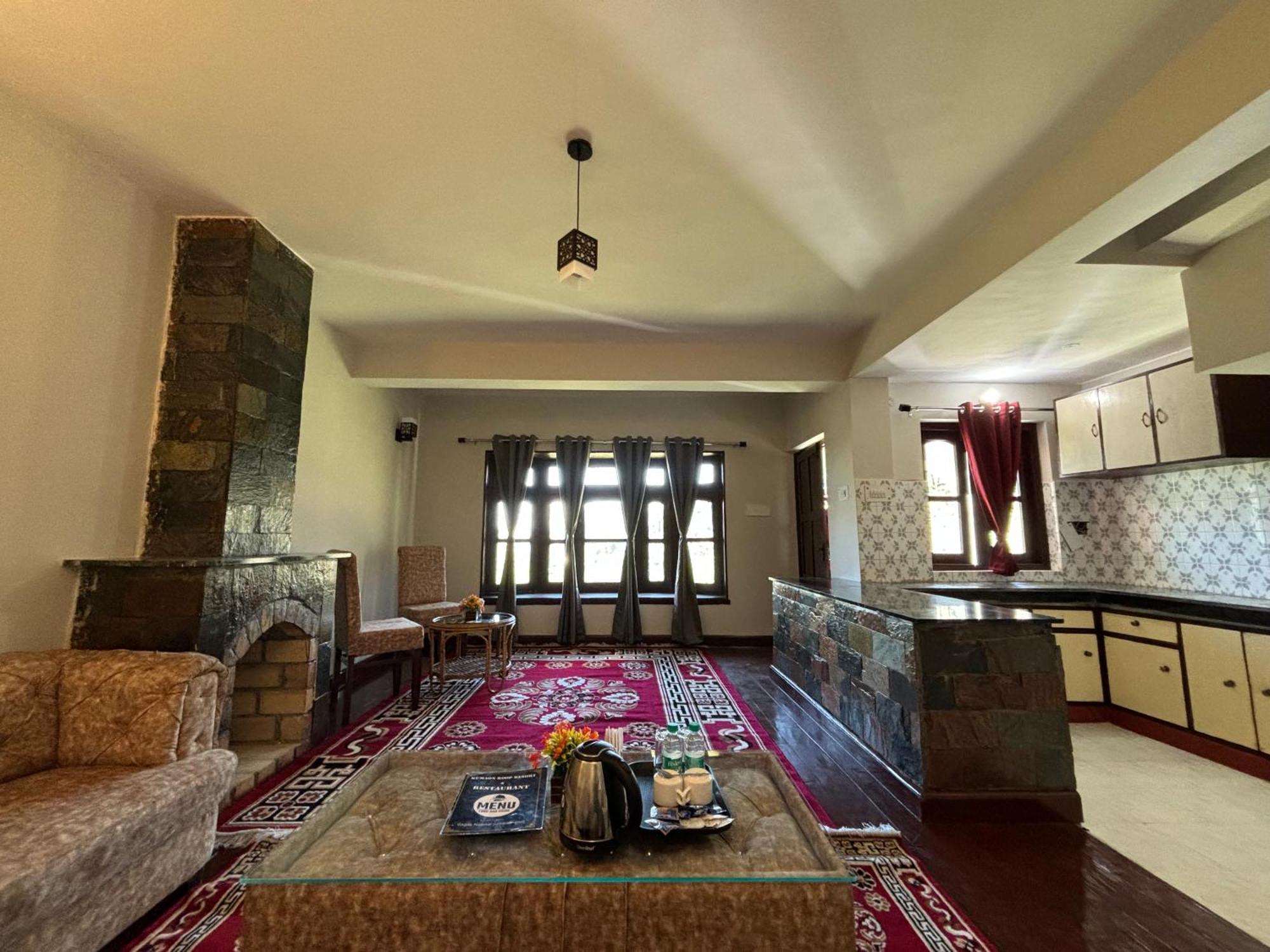 Kumaon Roop Resort Near Kainchi Dham ナイニタール エクステリア 写真