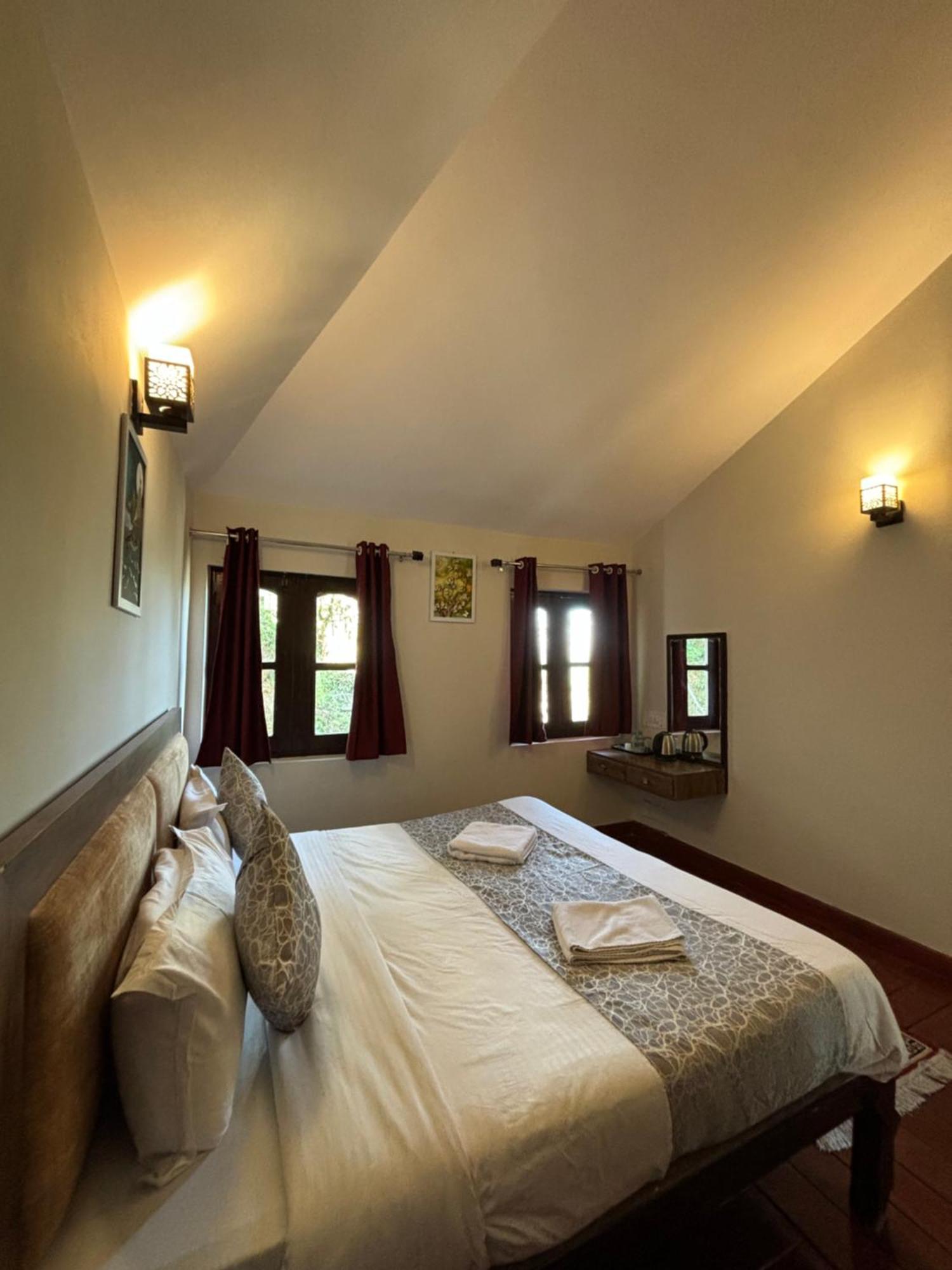 Kumaon Roop Resort Near Kainchi Dham ナイニタール エクステリア 写真