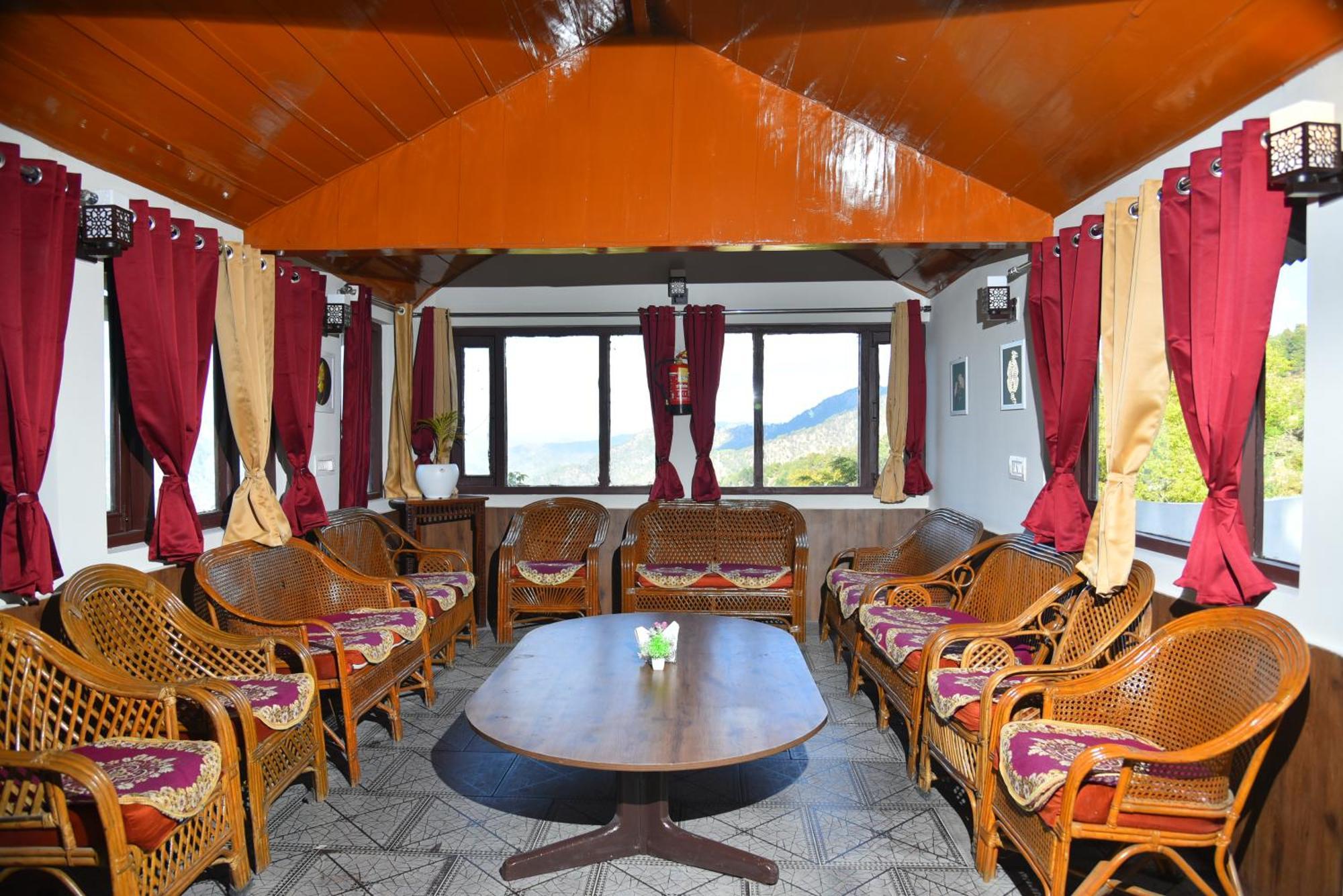 Kumaon Roop Resort Near Kainchi Dham ナイニタール エクステリア 写真